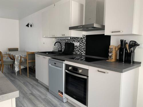 Duplex lumineux à Reims - 2 chambres, moderne et confortable - FR-1-870-12
