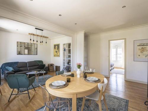 Duplex Élégant au Cœur de Reims - 2 Chambres