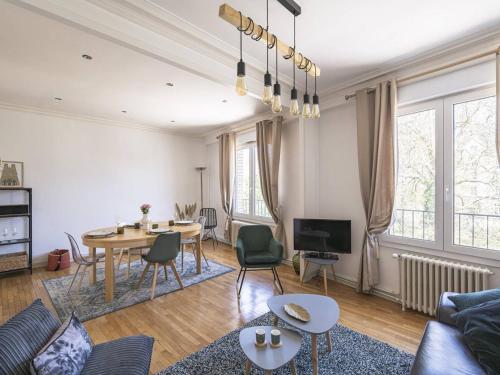 Duplex Élégant au Cœur de Reims - 2 Chambres