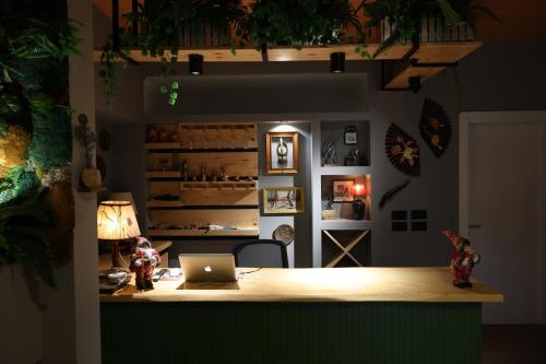 SMALL Boutique & Garden