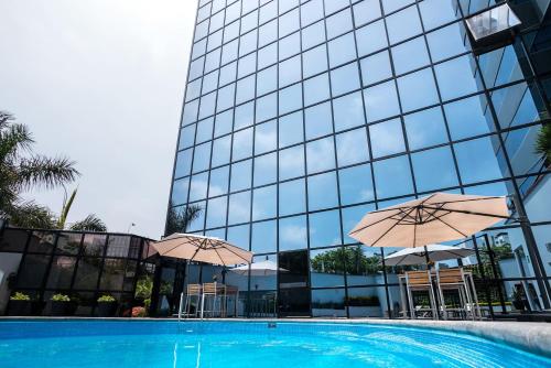 Басейн в Meliá Lima або поблизу