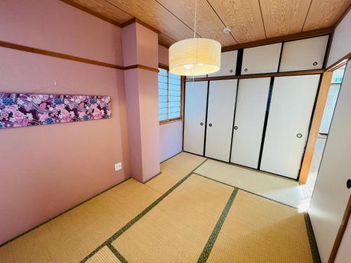LUMI HOUSE 501,8 minutes to Namba 4 minutes walk to the station self check in