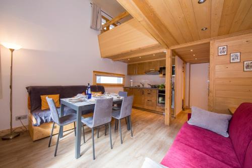 Grand Roc B121 from Slopes 260m, View & Parking - Happy Rentals