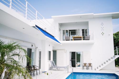 海が目の前 自然に囲まれた1棟貸切プールヴィラSiesta Private Pool Villa SIMPLE IS&GIFT