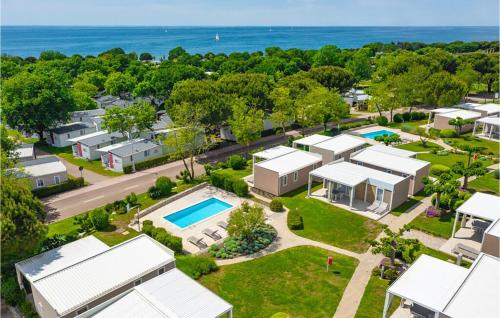 2 Bedroom Beautiful Stacaravan In Umag