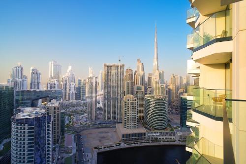 Luxury 1BR Burj Khalifa and Canal View Heart of Business Bay