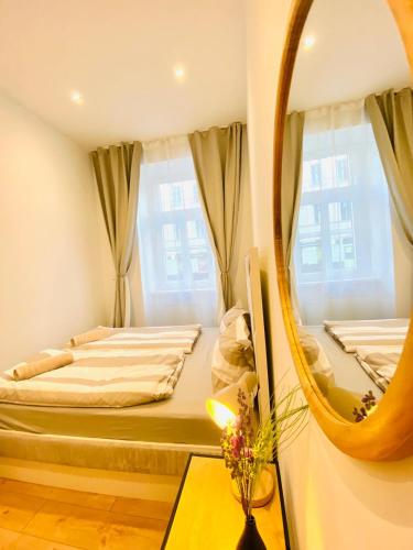 Ottakring Gem Shared 4BR Retreat Breathtaking City Views