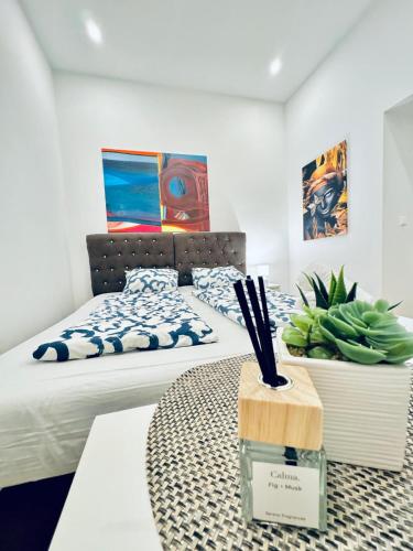 Private Rooms in Elegant 5-Bedroom Residence Near Kaufpark Alterlaa