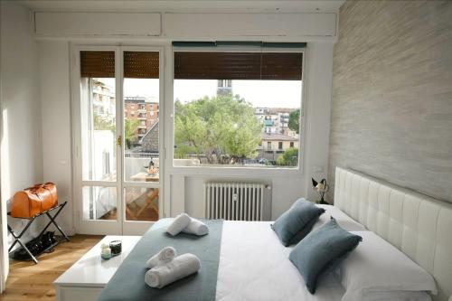 Simona and Luca's House - Bright and Unique Two-Room Apartment