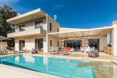 Villa Orientem Bis - Brand New 2025 Villa with Infinity Pool & View - by PosarelliVillas