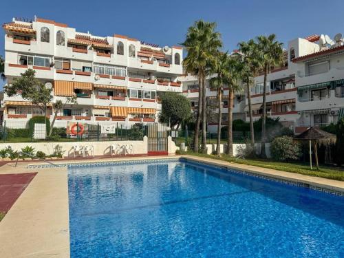Torremolinos: Quiet 1bedroom with pool & sea views