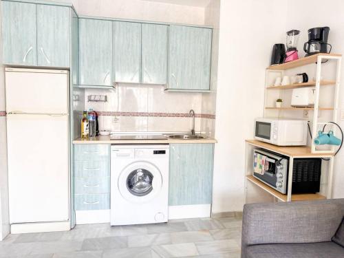 Torremolinos: Quiet 1bedroom with pool & sea views