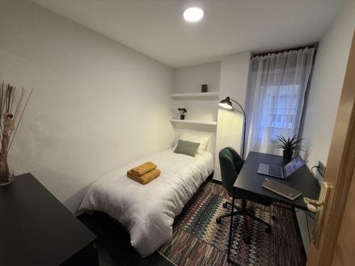 Apartamento 3 habitaciones junto a Playa Postiguet con terraza by Turihome