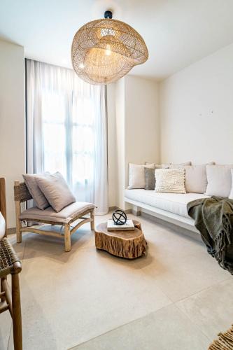 Seaclub Suites Complex Listings