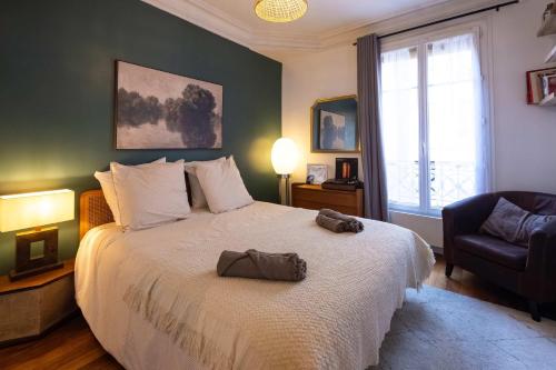Charming Flat Sacre Coeur