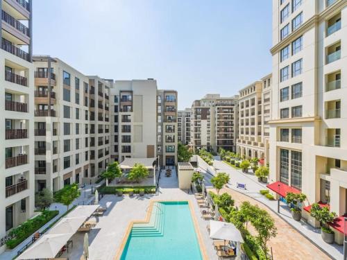 Dubai Creek Gem, Stylish Condo With Two Balconies