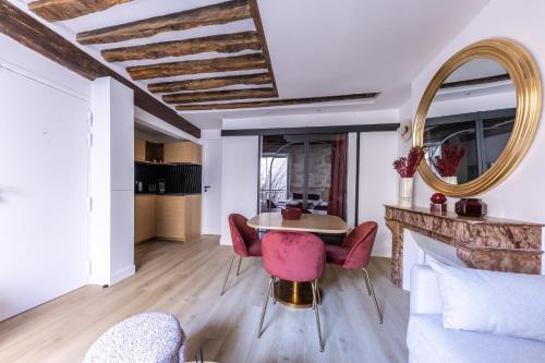 Luxury Newly Renovated 4 stars Prestige Apartment , Panthéon Area, Central Paris
