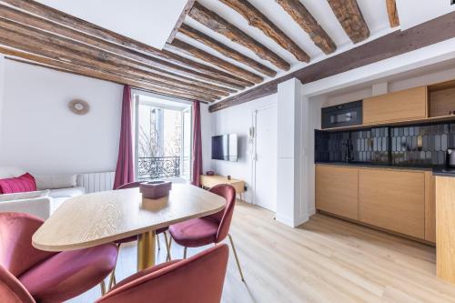 Luxury Newly Renovated 4 stars Prestige Apartment , Panthéon Area, Central Paris