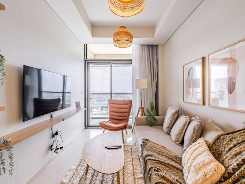 Modern and Cozy Condo With Unobstructed City Views