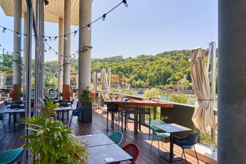 Novotel Lyon Centre-Confluence Bord de Saone photo 115