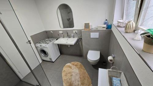 Bany a Ferienwohnung Talblick in Merzig