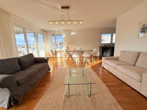 178 Good location spacious and free parking included