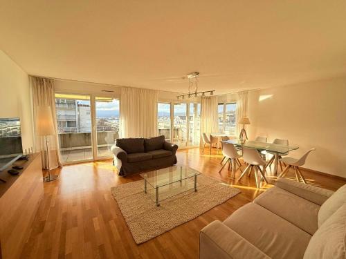 178 Good location spacious and free parking included