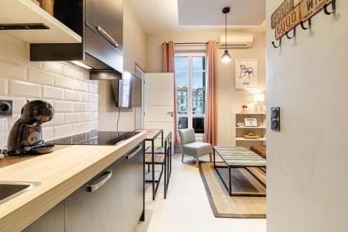 Charming 1 Bdr Downtown