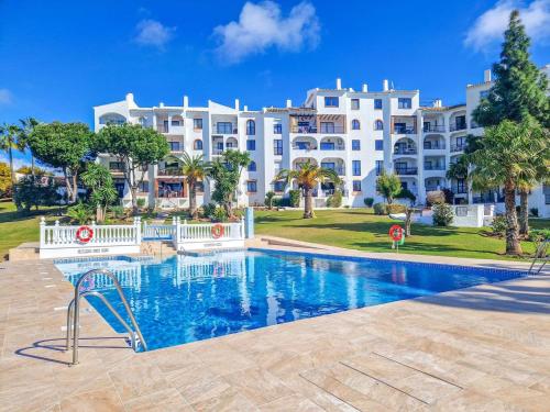 3 bedroom apt in Riviera short walk to beach