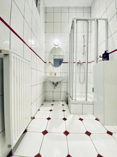 Comfortable 2BR Apartment Close to Westbahnhof