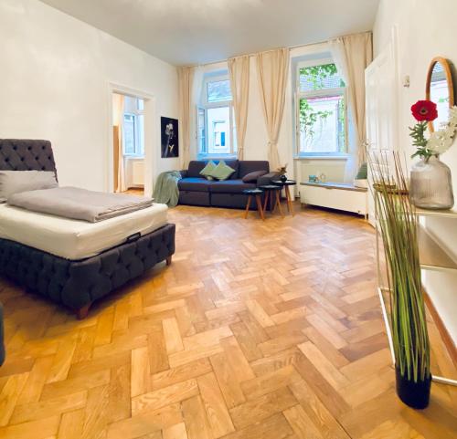 Comfortable 2BR Apartment Close to Westbahnhof