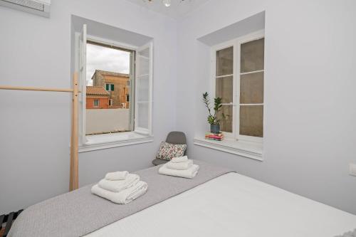 Ella Hestia Apartment -Steps from Spianada!