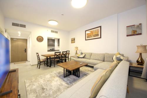 Silk Valley - Prime 1BR in Tiraz 6 | Steps from Dining & Entertainment