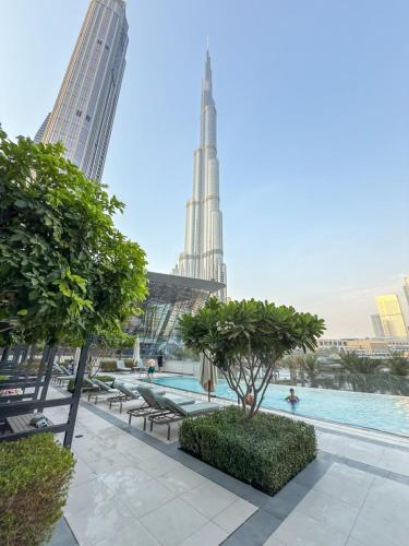 Luxury 2BR at Signature Grande - Next to Dubai Mall & Burj Khalifa
