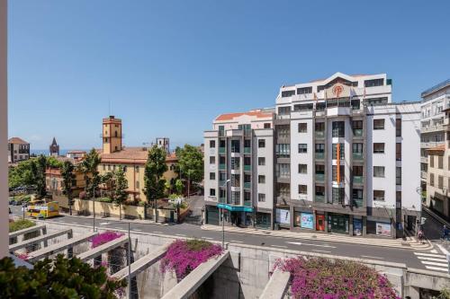 Yellow Sun Studio - Cozy Stay in Central Funchal