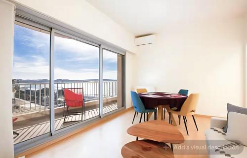 Croisette Top Floor 2BR with Bay View Balcony