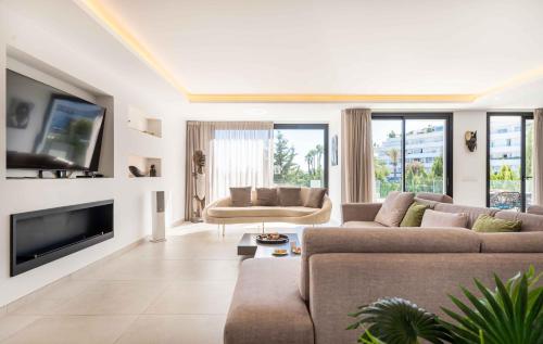 106 Private Luxury Villa, Heated Pool & Sauna