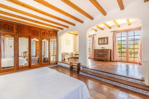 Villa Tomeu Seguinot by Sealand Villas