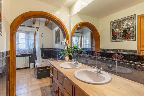 Villa Tomeu Seguinot by Sealand Villas