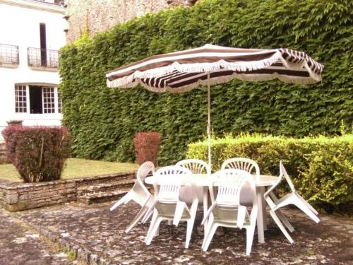 Gallery image of Holiday home near a private garden in Villefranche-du-Périgord