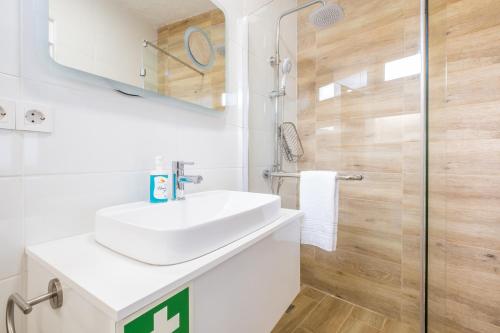 #011 1BR Central Flat Cozy & Convenient