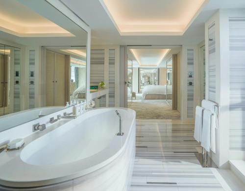 Hotel de Crillon photo 68