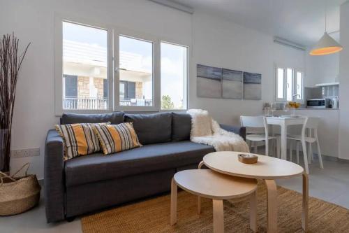 Harbour Central 1 BR Steps from Beach and Nightlife