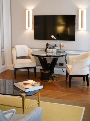 Hotel de Crillon photo 74