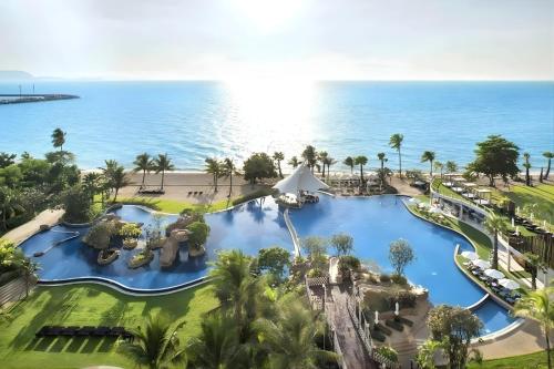 an aerial view of the water park at the resort at White Sands Beach-Beach Access-2BR-Luxury Stay in Na Jomtien