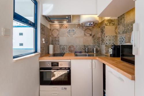 Praia da Rocha Apartment by LovelyStay