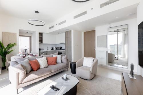 2BR in LIV Marina Balcony with Partial Sea View