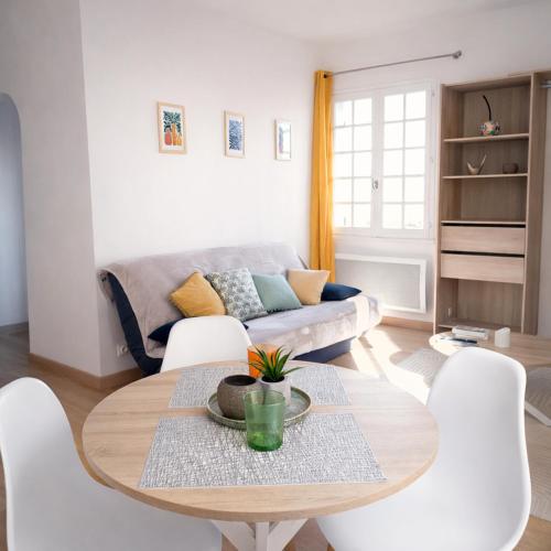 T2 rénové haut de villa avec parking