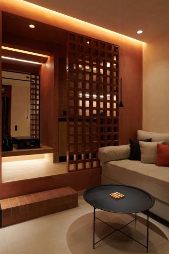 V13 Boho Suite