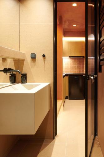 V13 Boho Suite